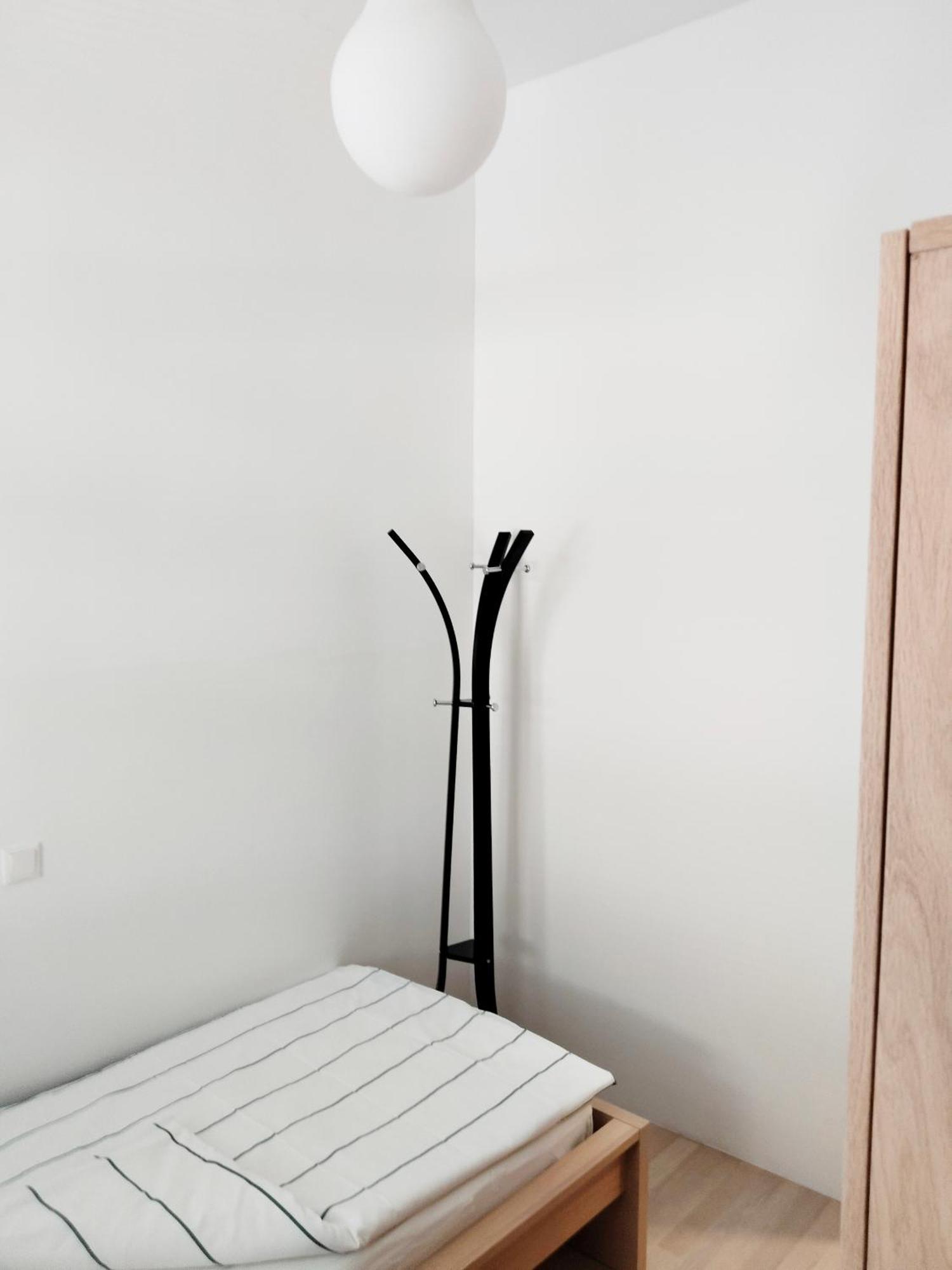 Favorit-rooms Direkt Metro-u1 Connection To Centralstation And City-center Hostel Viena